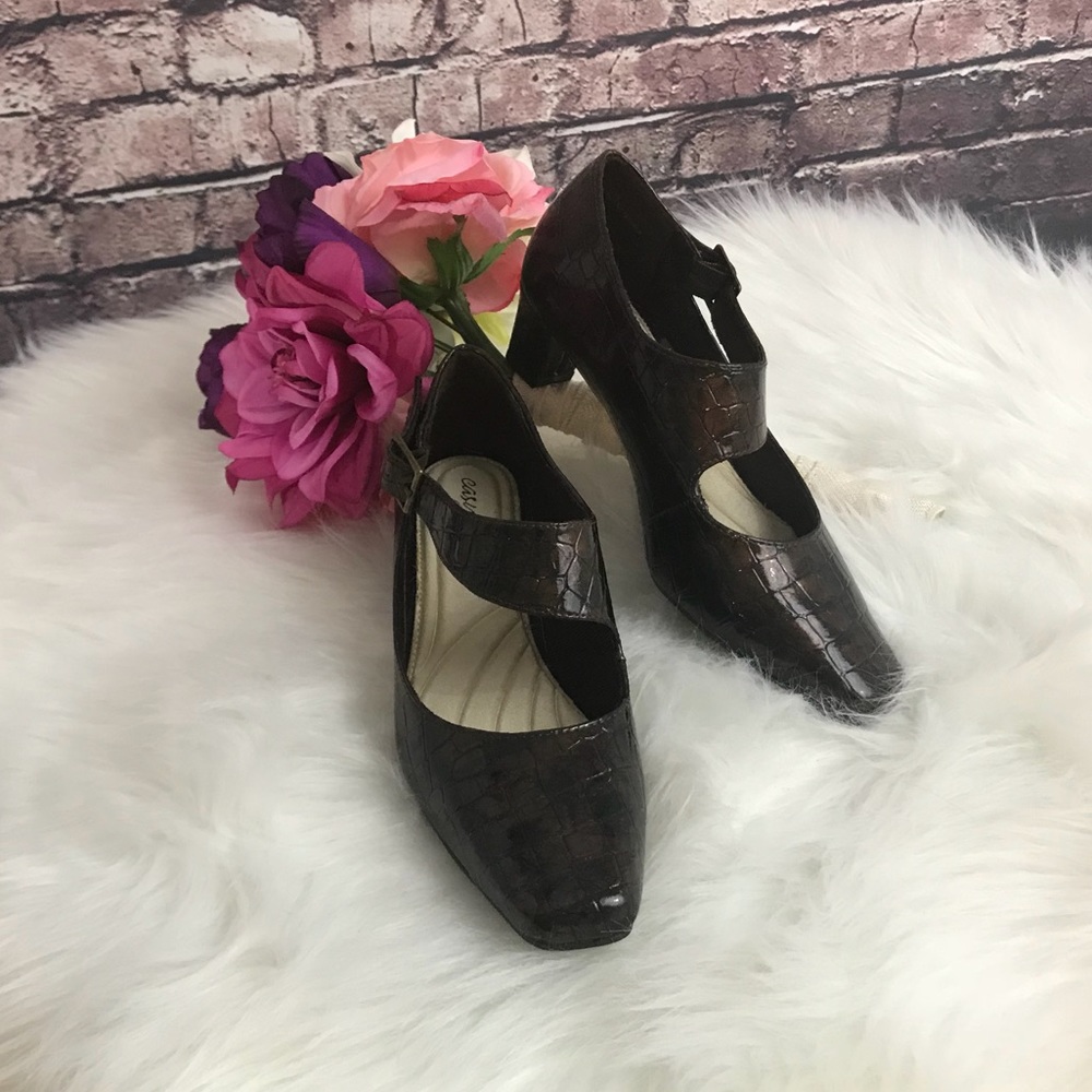 Easy Street Samantha Heels